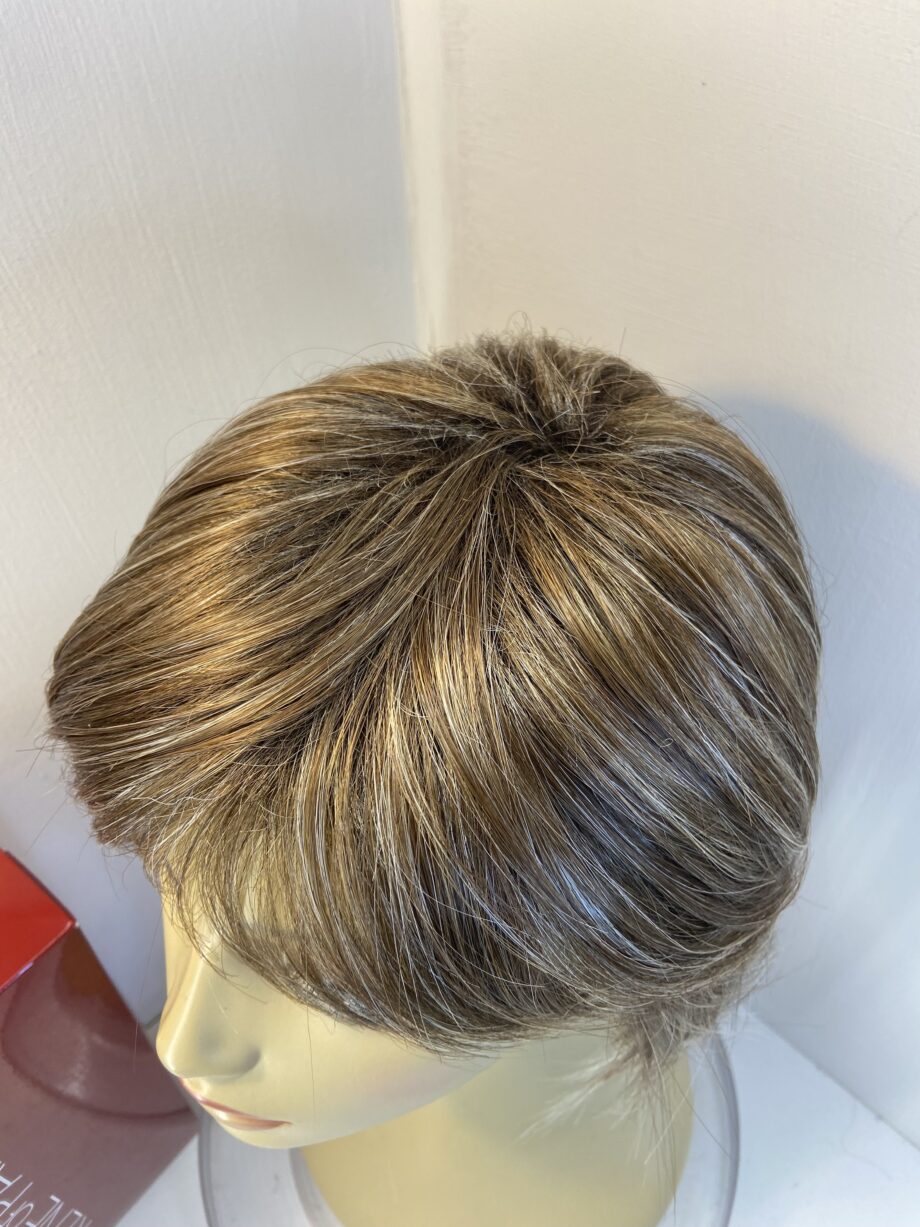 Very Beautiful brown designer wig. Bbrms799