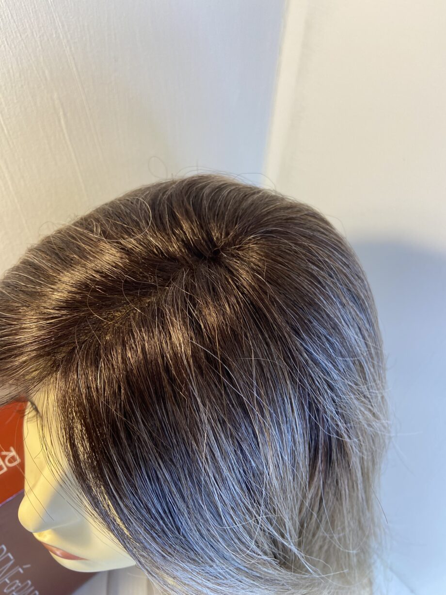 Extra long blonde rooted designer wig. Bbllw800