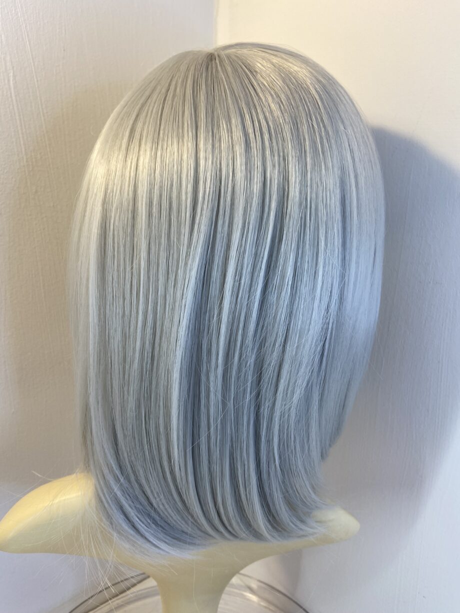 Silver mud length new wig. Sls720