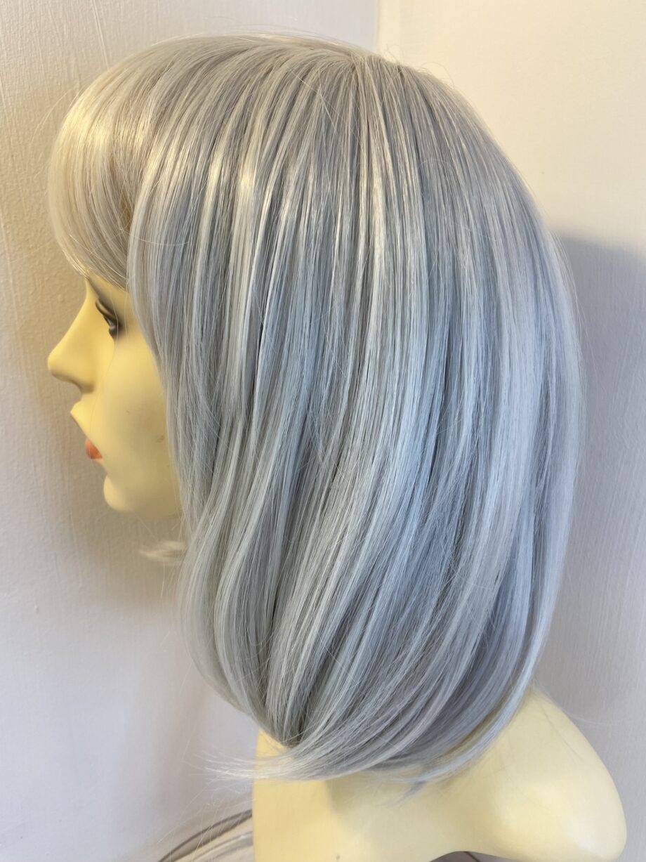 Silver mud length new wig. Sls720