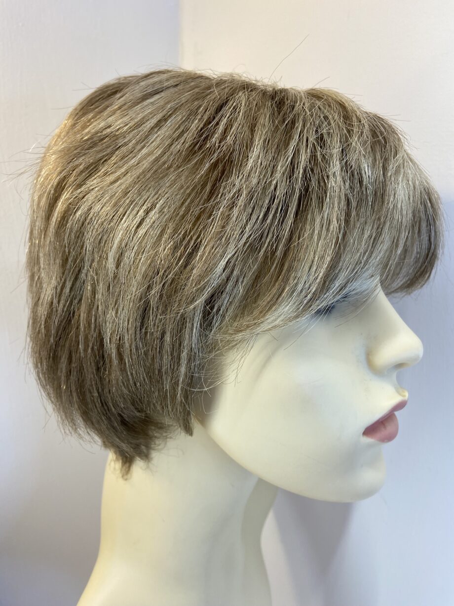 Blonde short soft designer wig. Bbrss795