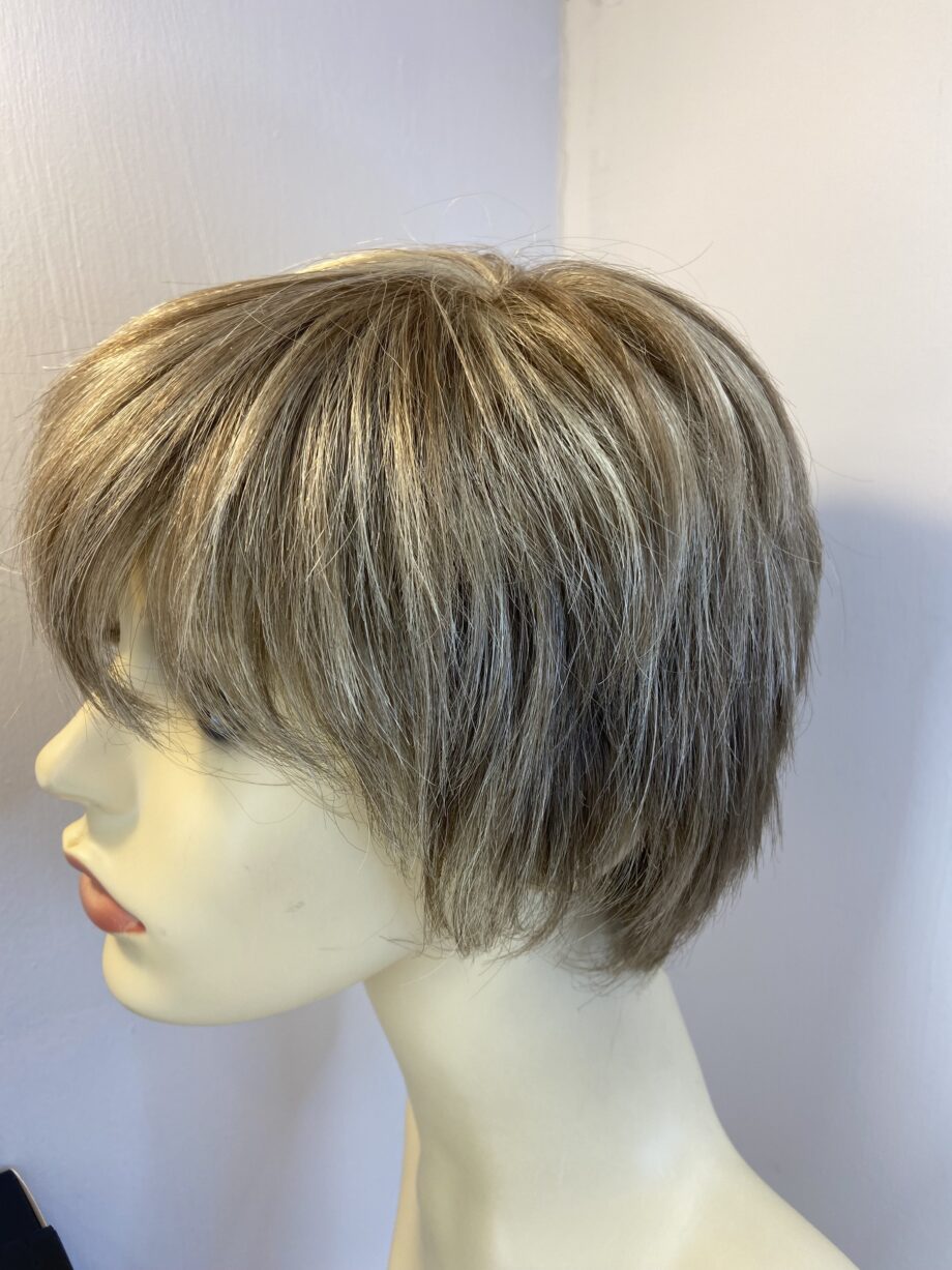 Blonde short soft designer wig. Bbrss795