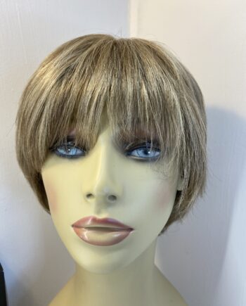 Soft blonde sentoo wig. Bblss796