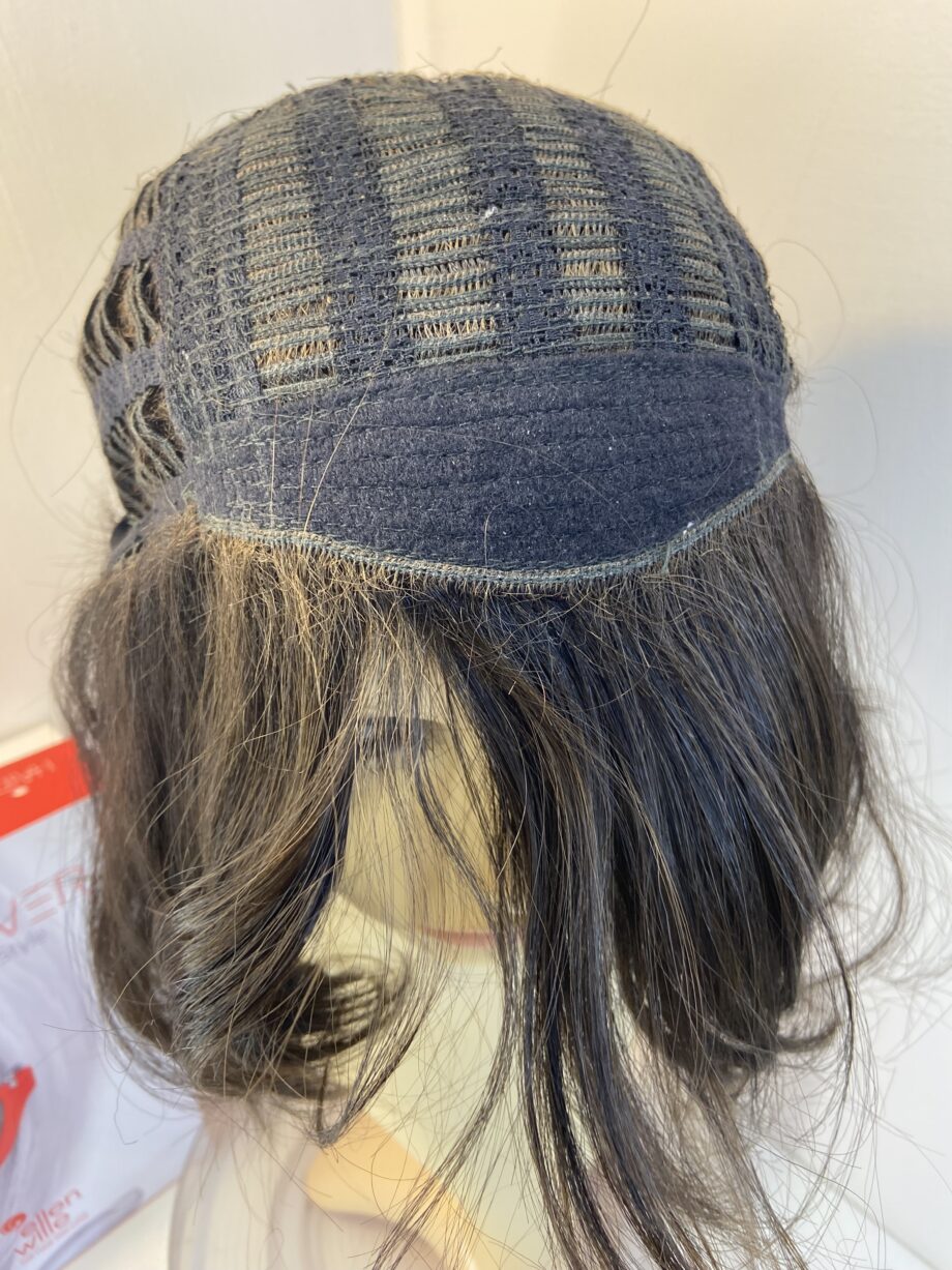 Very modern bark brown wavy wig. Bbrmw798