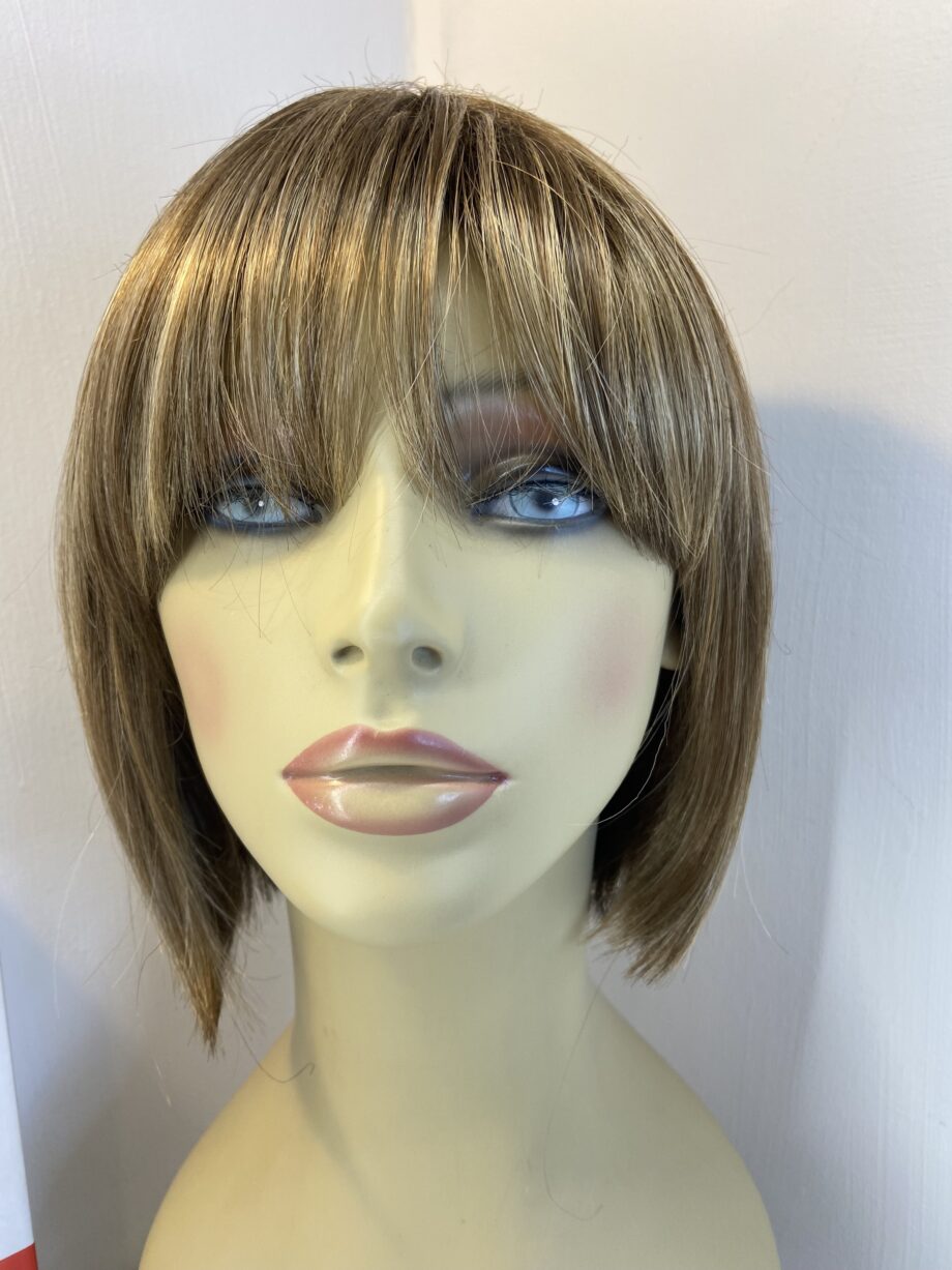 Stunning blonde Bob. Bblms799