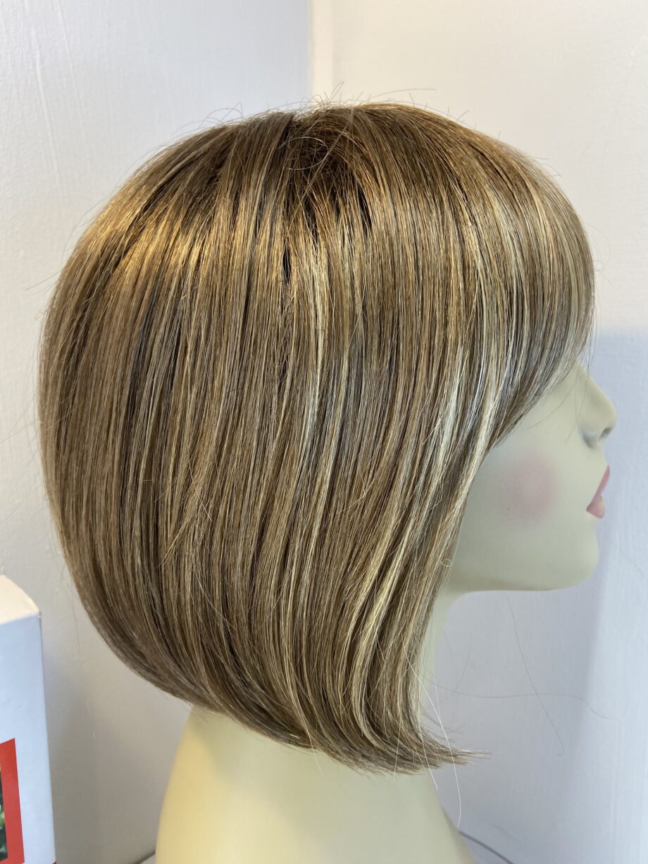 Stunning blonde Bob. Bblms799