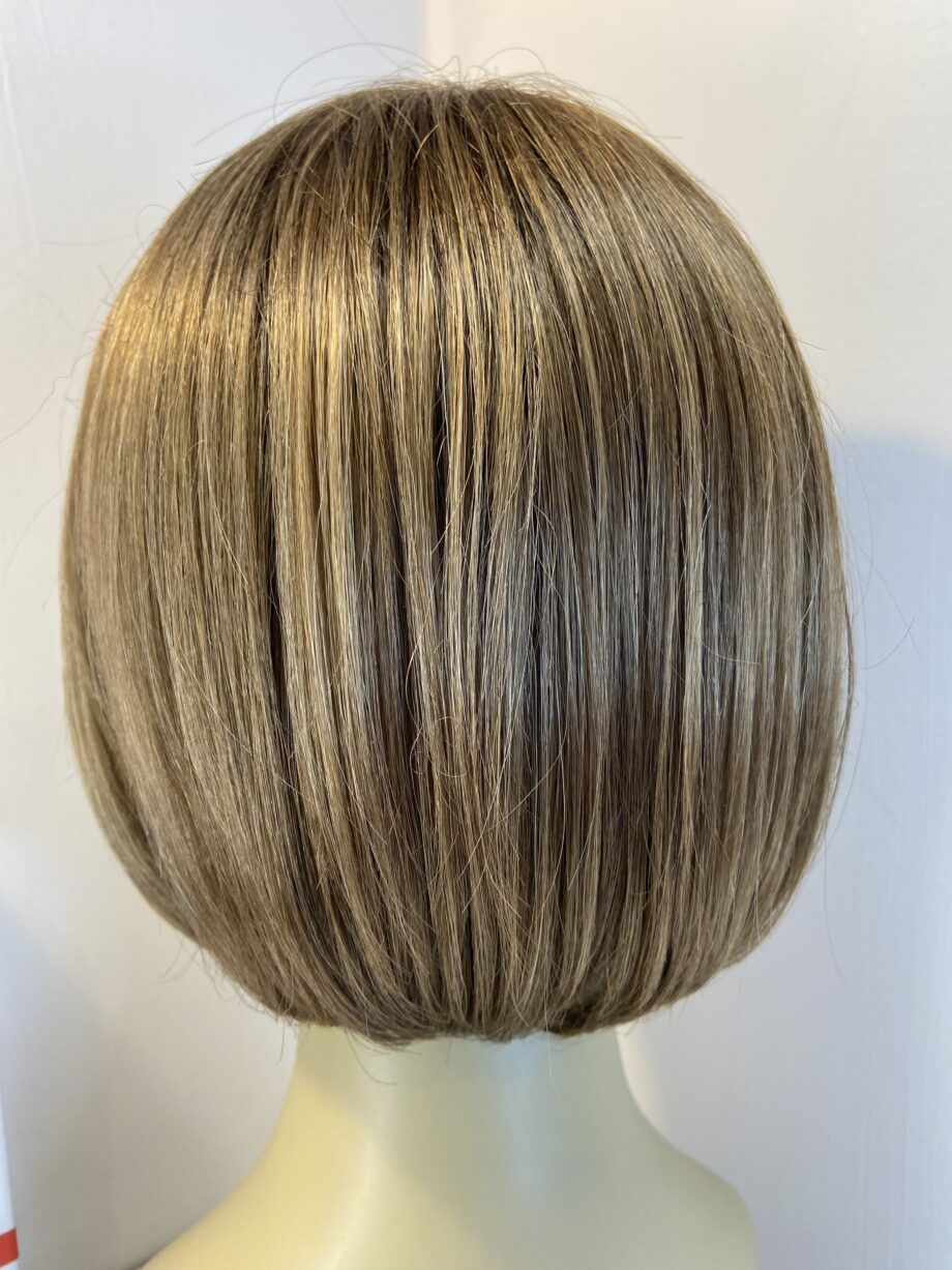 Stunning blonde Bob. Bblms799