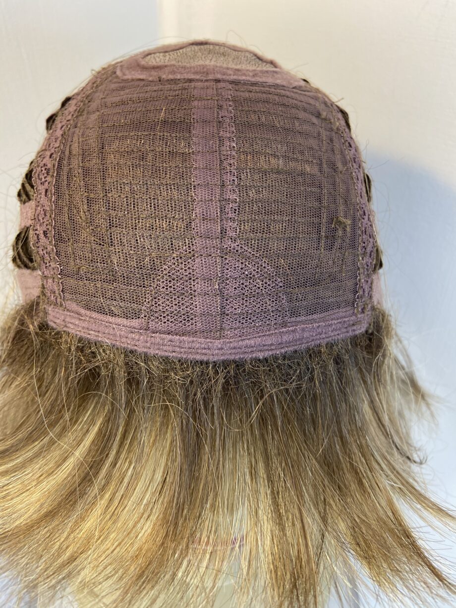 Stunning blonde Bob. Bblms799