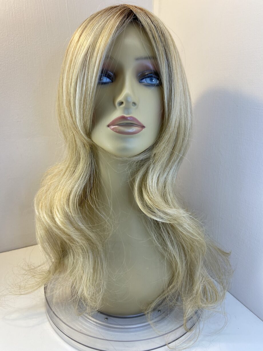 Stunning blonde rooted long wig bllw303