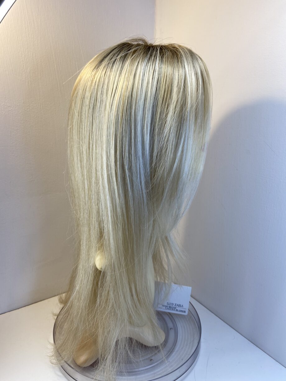 Rooted long blonde wig. Blls305