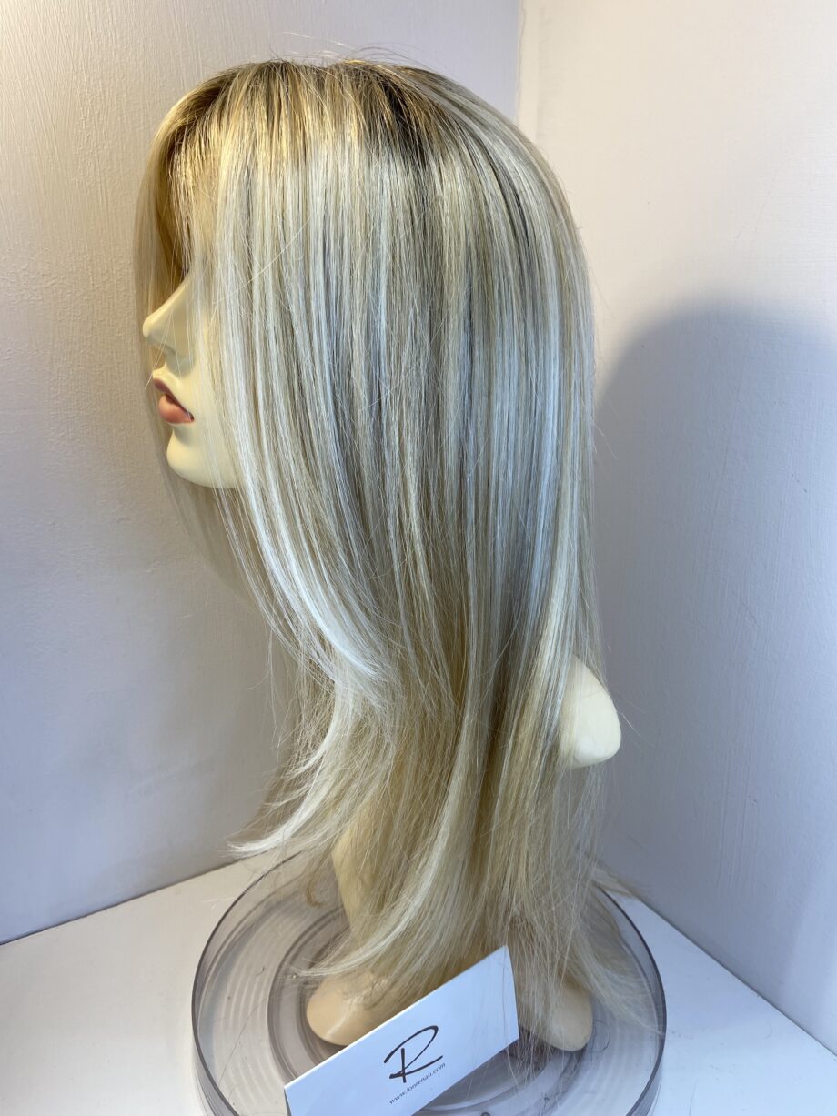 Rooted long blonde wig. Blls305