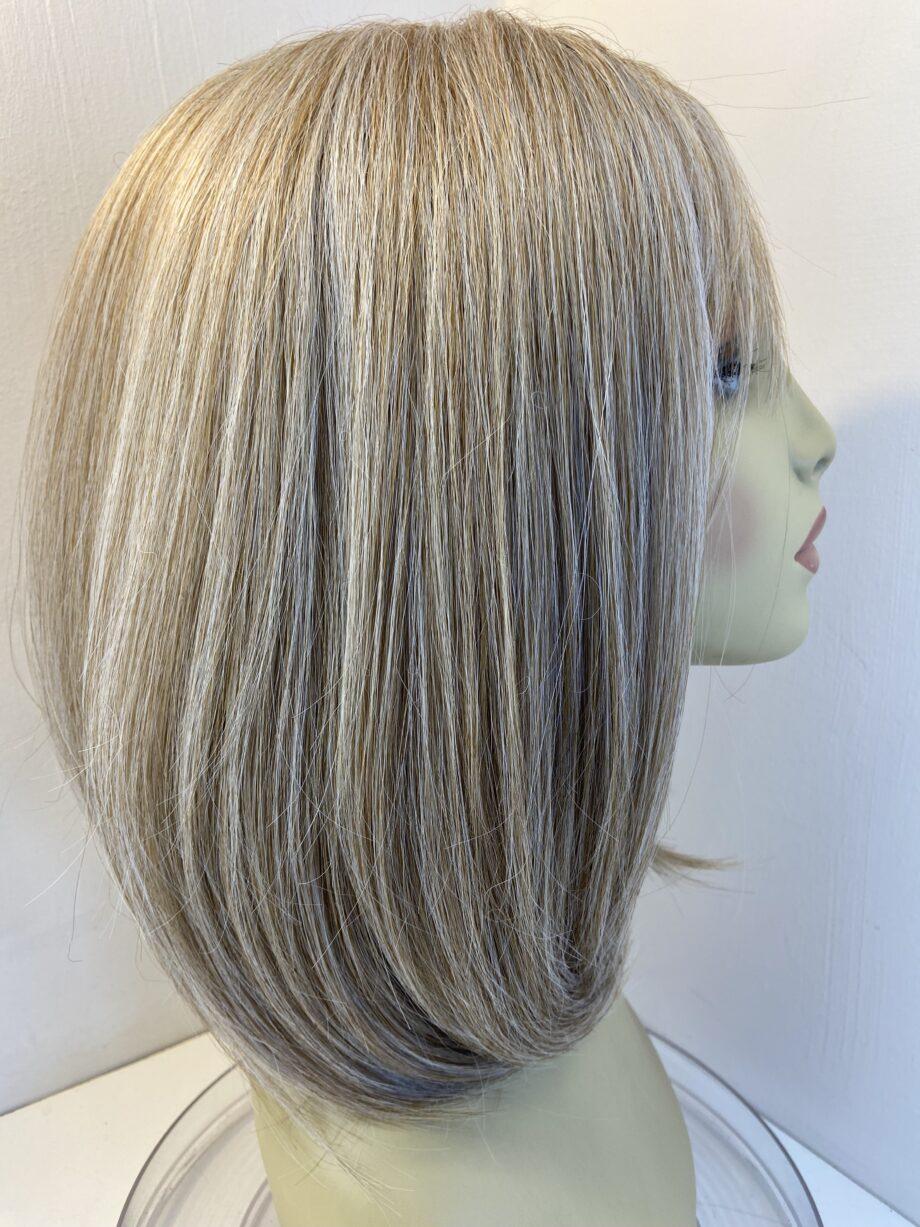 Ash blonde mid length wig. Ablls311