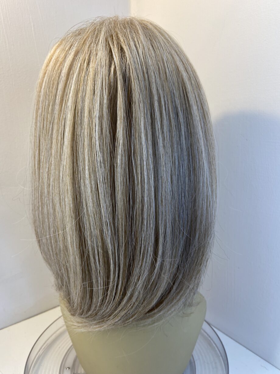 Ash blonde mid length wig. Ablls311