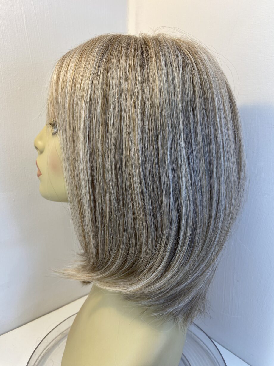 Ash blonde mid length wig. Ablls311