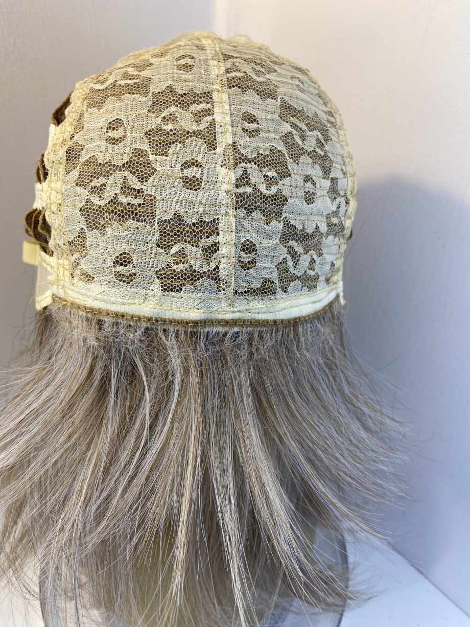 Ash blonde mid length wig. Ablls311