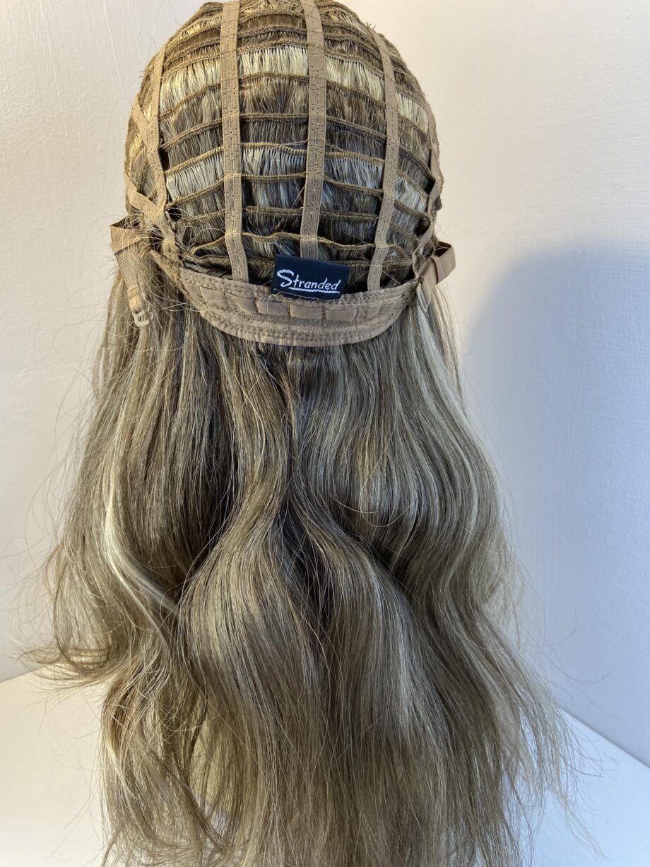 Extra long stunning wavy light brown wig. Bllw313