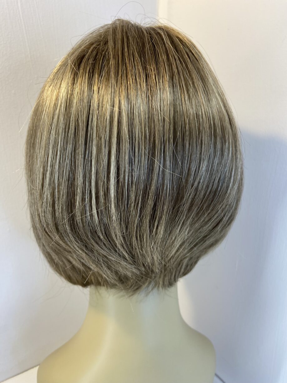 Extra special modern cut wig. Brms314