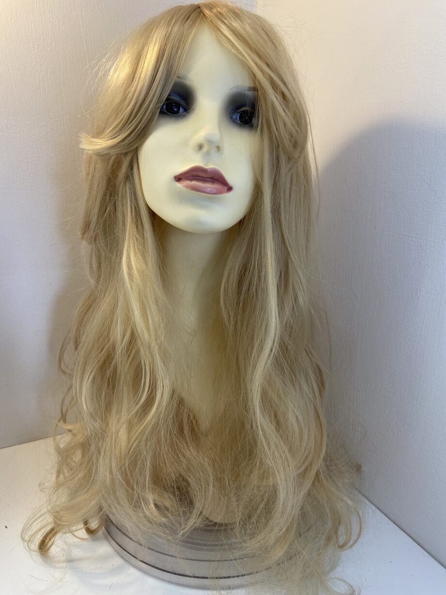 Long blonde wig. Bllw510