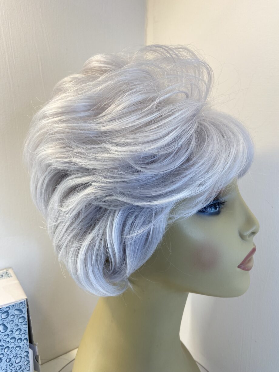 Silver white new wig. Bgss799