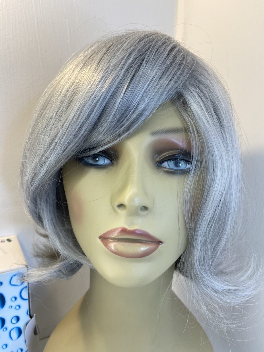 Silver grey wig. Bgss800