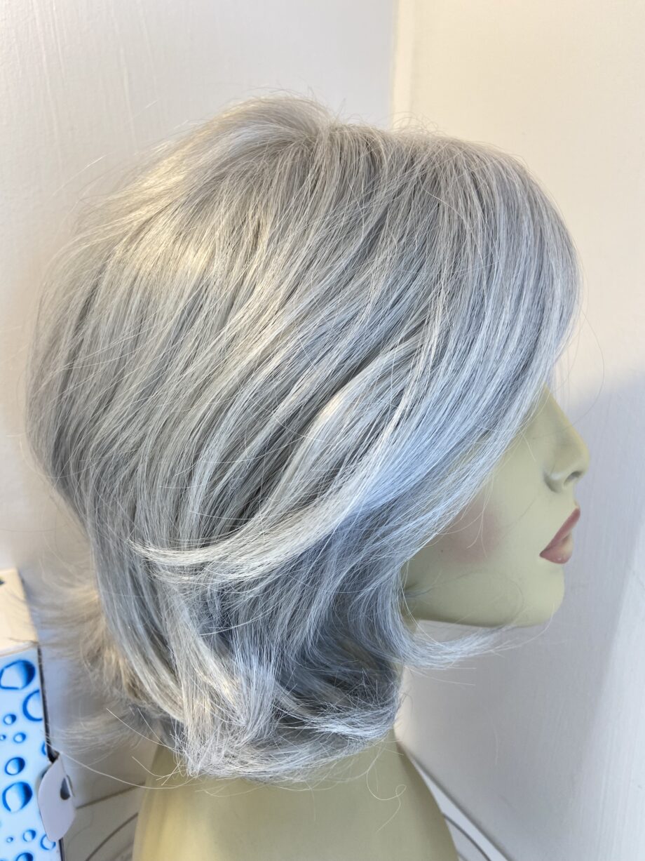Silver grey wig. Bgss800