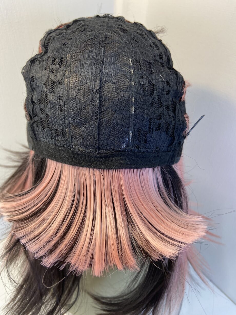 Brown/pink wig. Brpls516