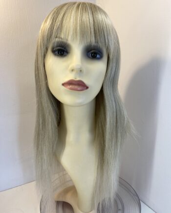 Very long blonde wig. Blls517
