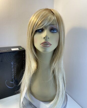 Stunning long blonde new wig. Bblls805