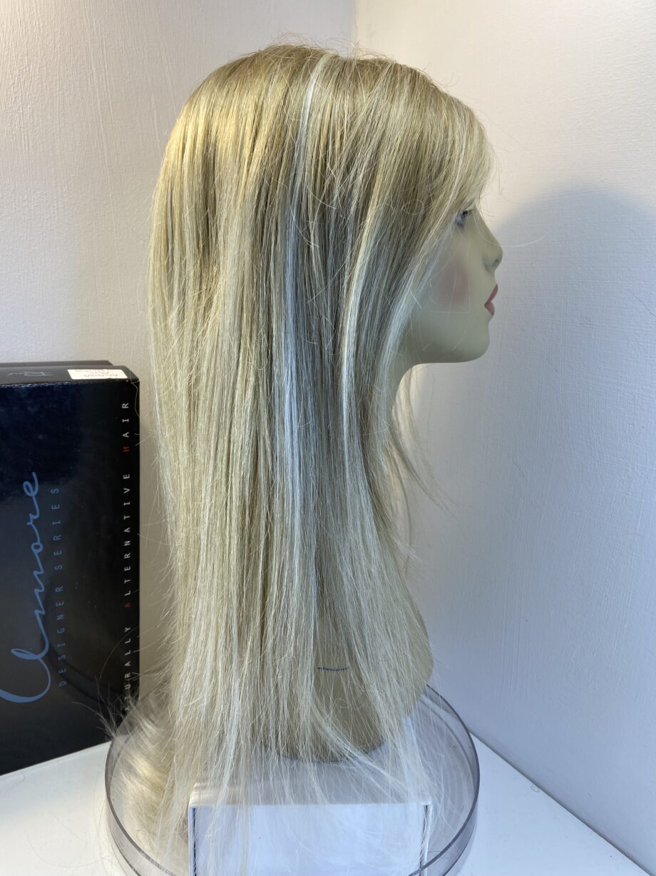 New Amore blonde long wig. Bblls807