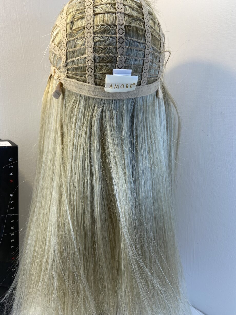 New Amore blonde long wig. Bblls807