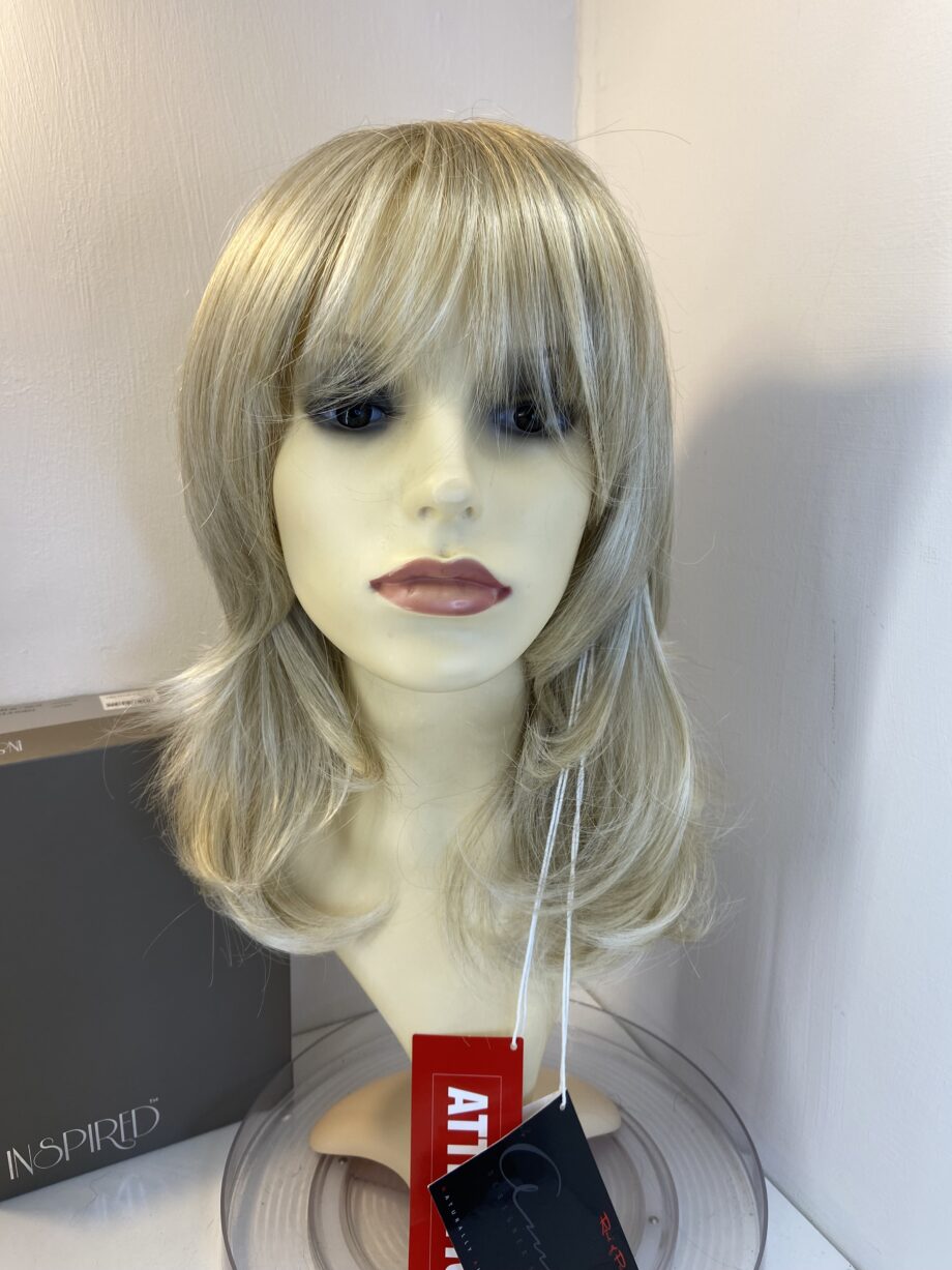 New Rene of Paris blonde wig. Bbllw808