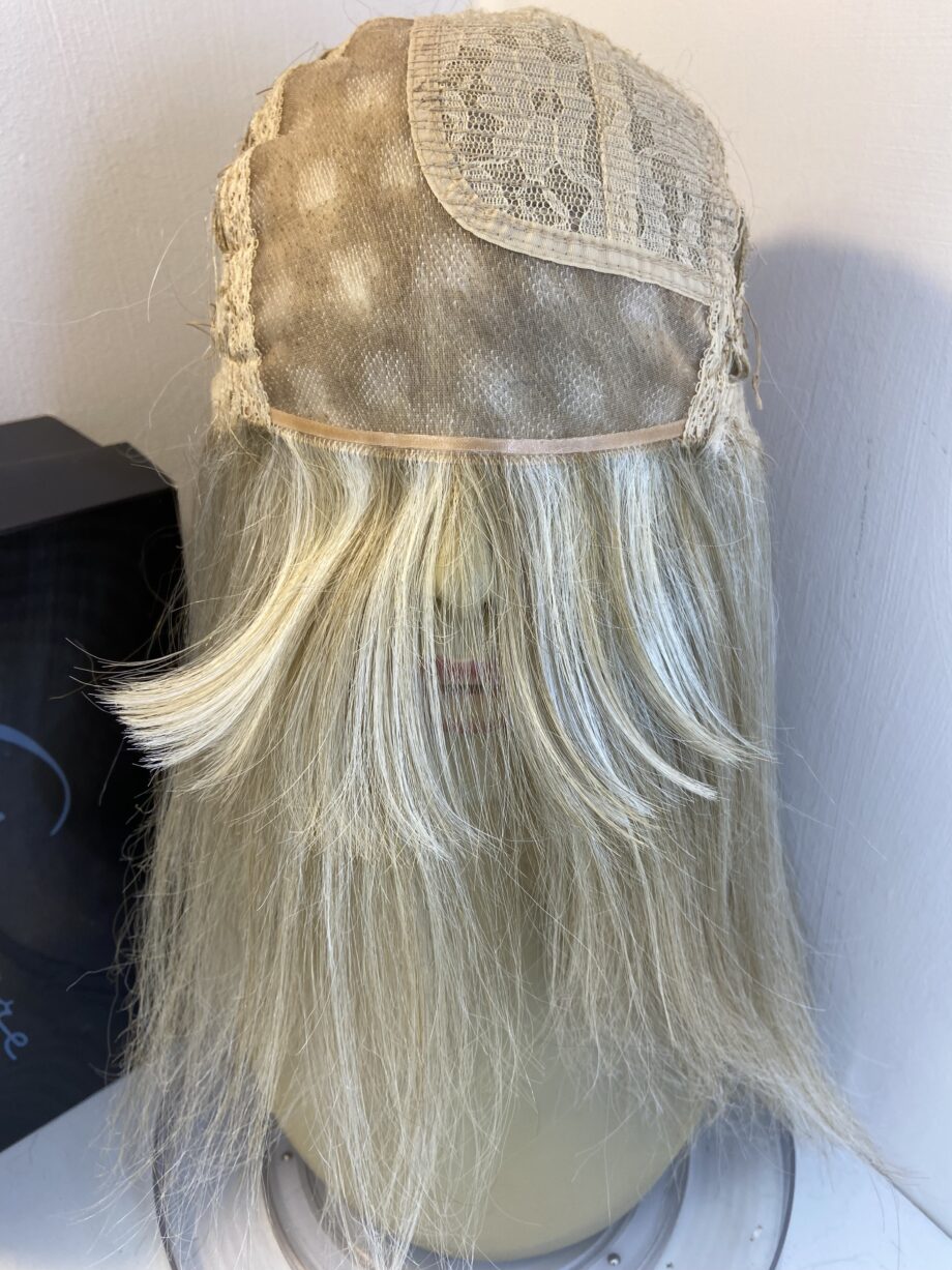 Noriko blonde long wig. Bblls810
