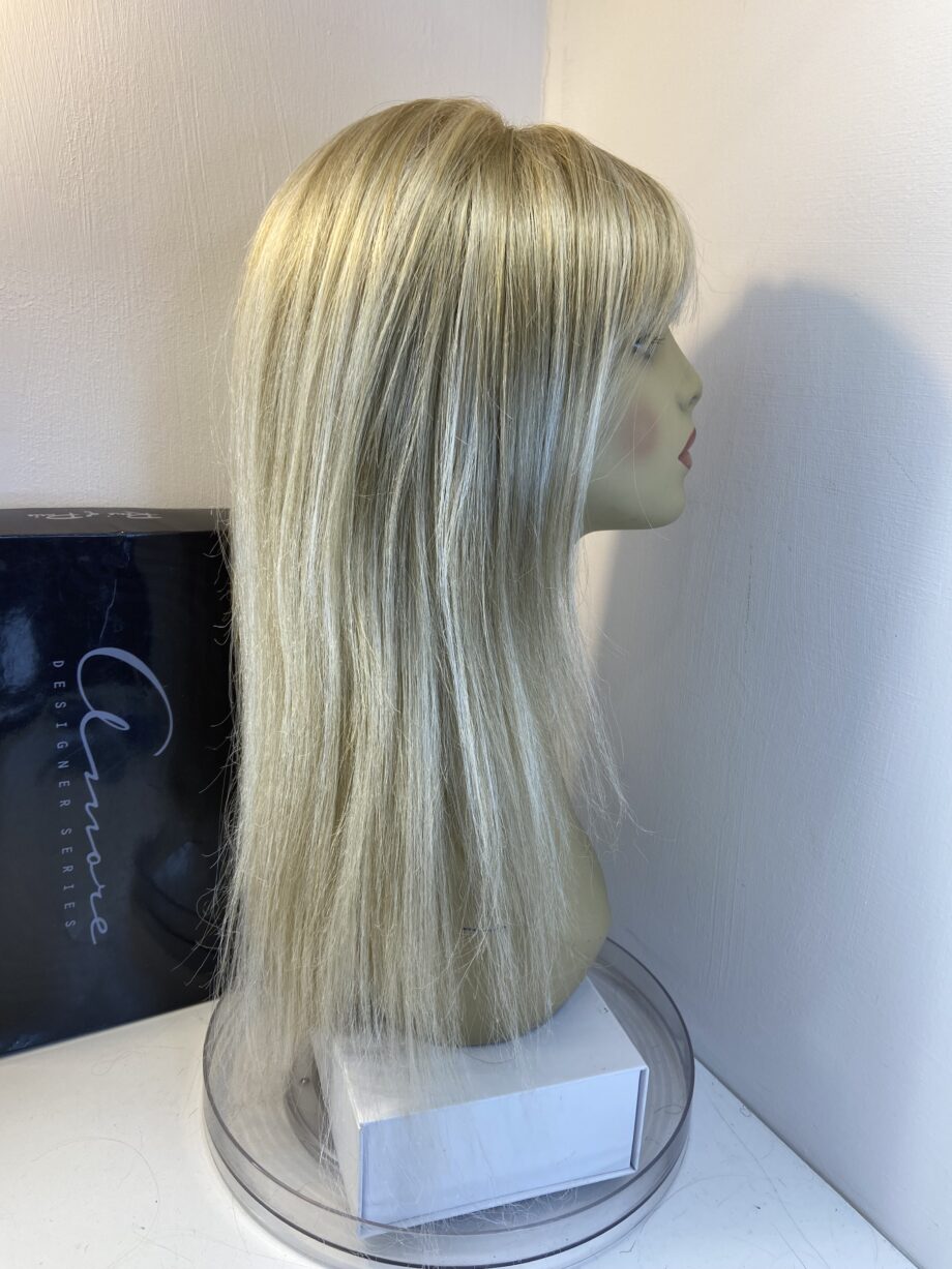 Extra long blonde Rene of Paris wig. Bblls812