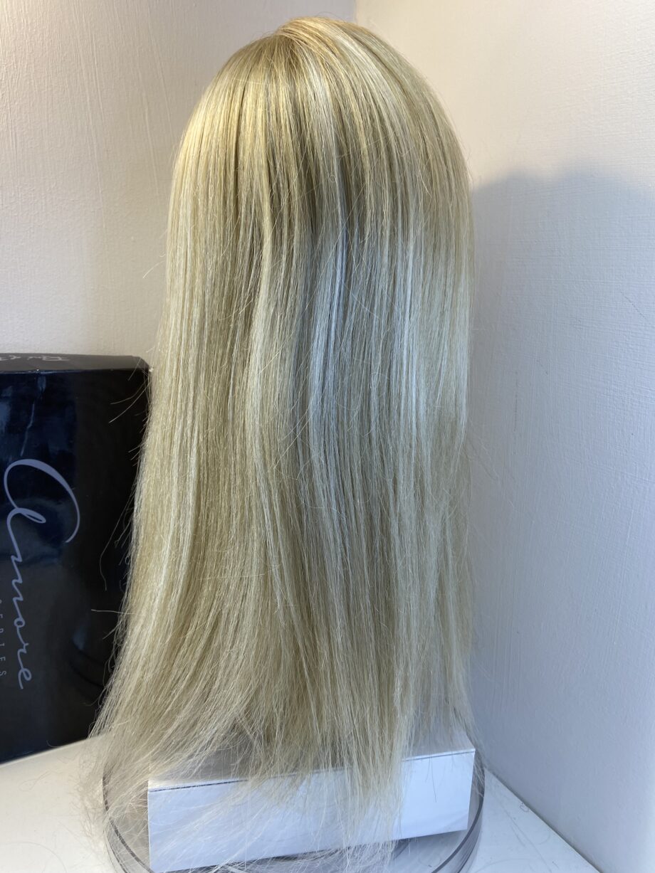 Extra long blonde Rene of Paris wig. Bblls812