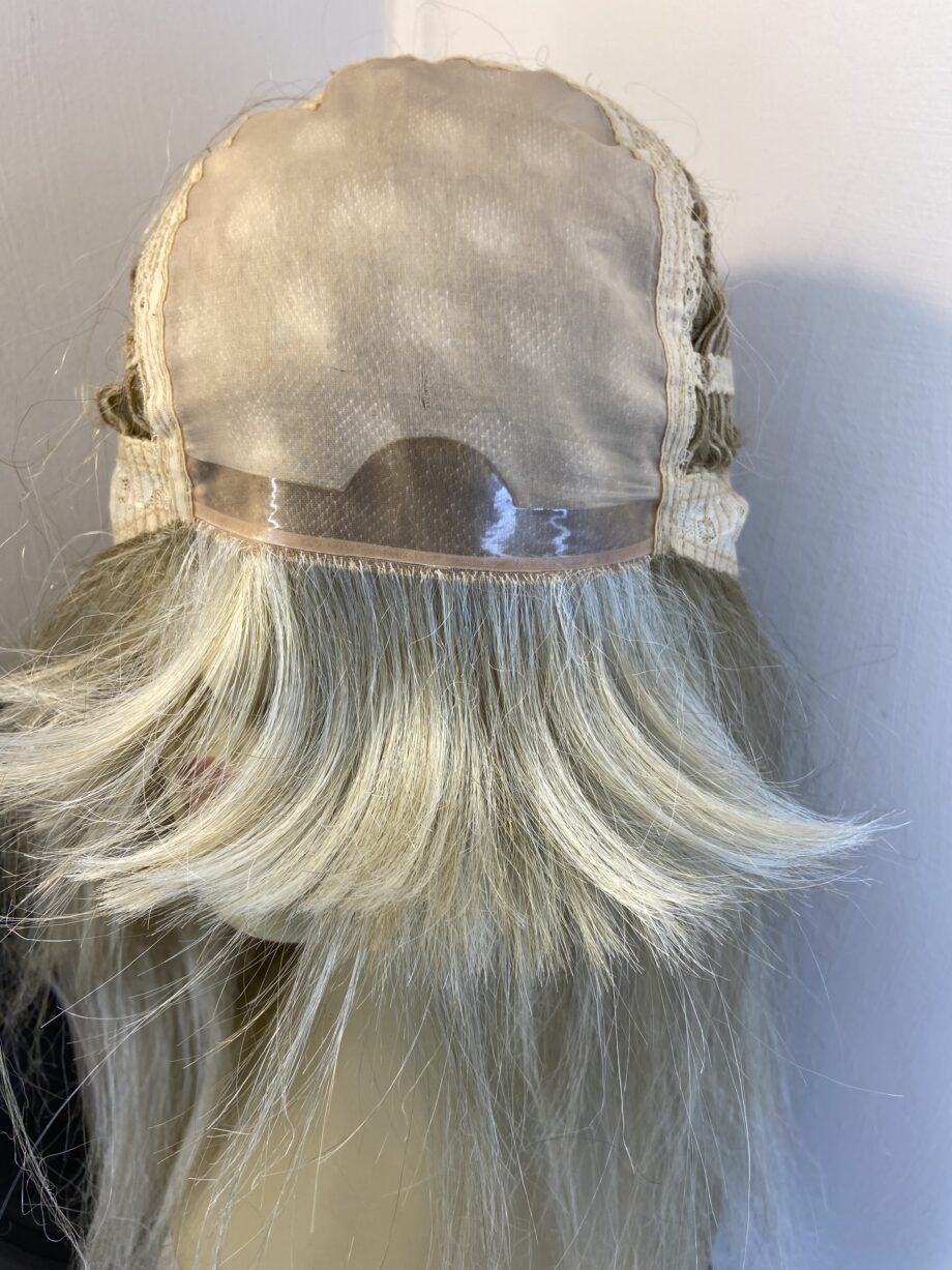 Extra long blonde Rene of Paris wig. Bblls812