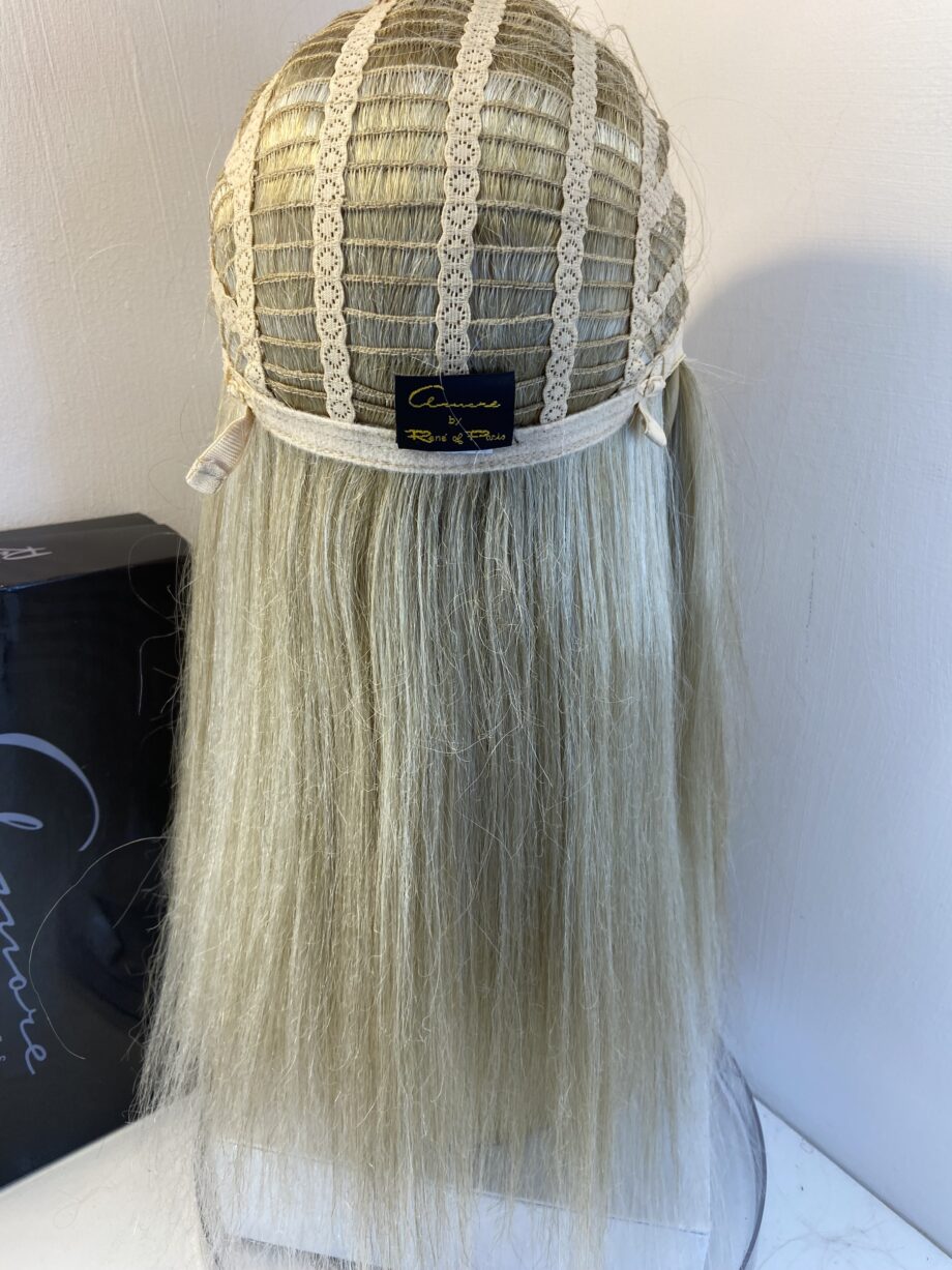 Extra long blonde Rene of Paris wig. Bblls812
