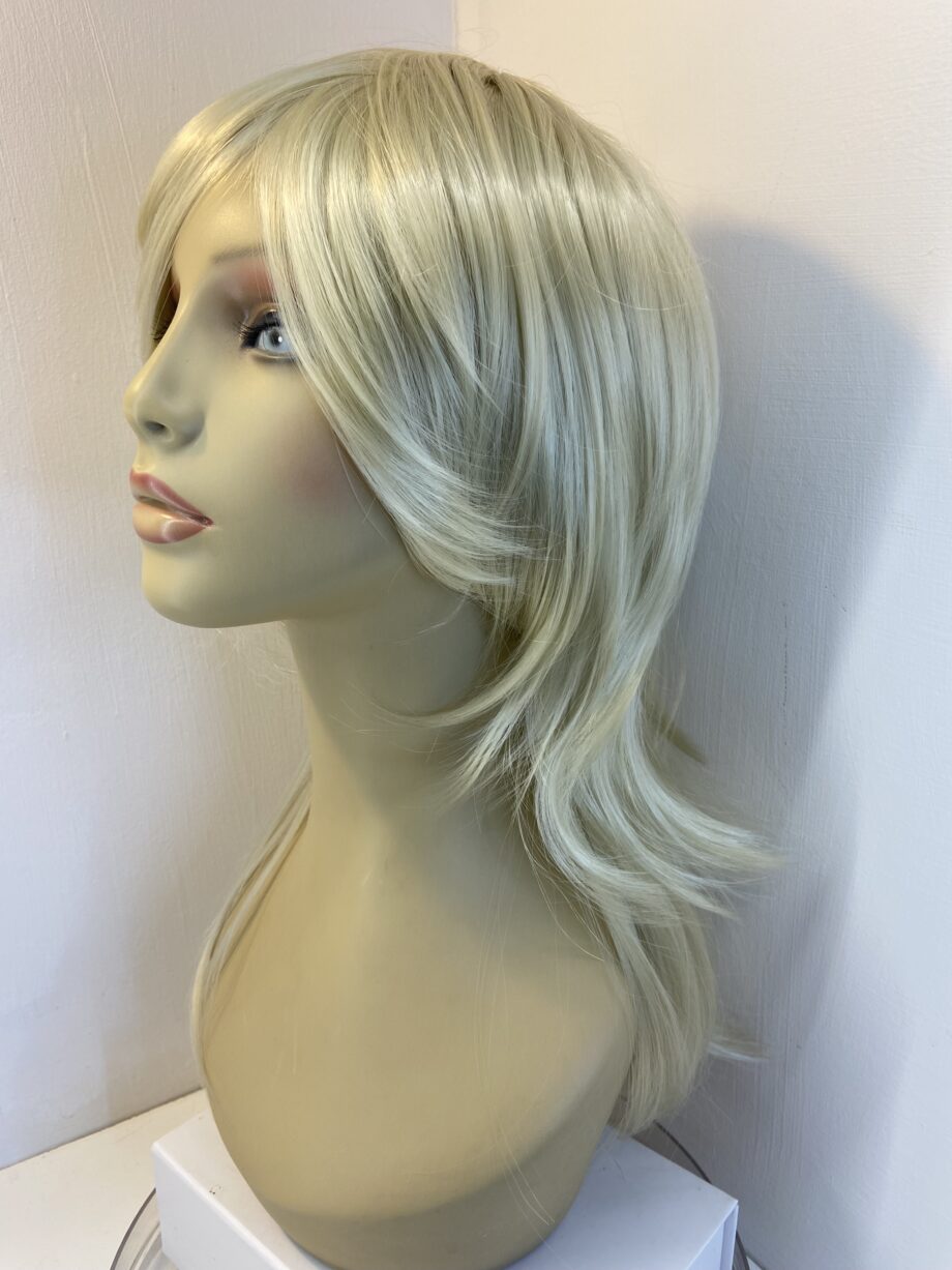 New light blonde long wig. Blls201