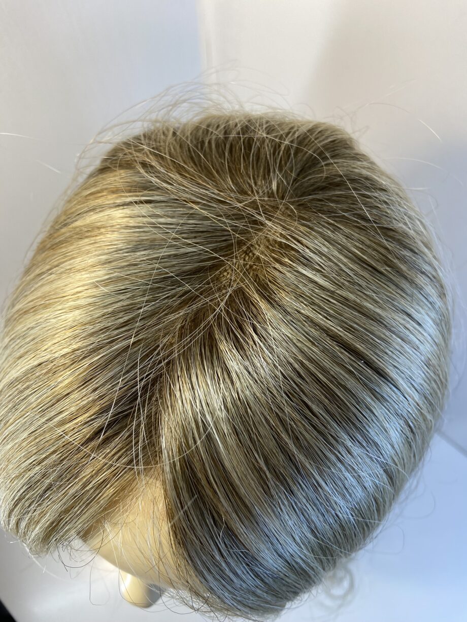 New Long blonde rooted wig. Bbllw806