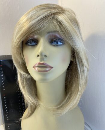 Beautiful long blonde wig. Bblls807