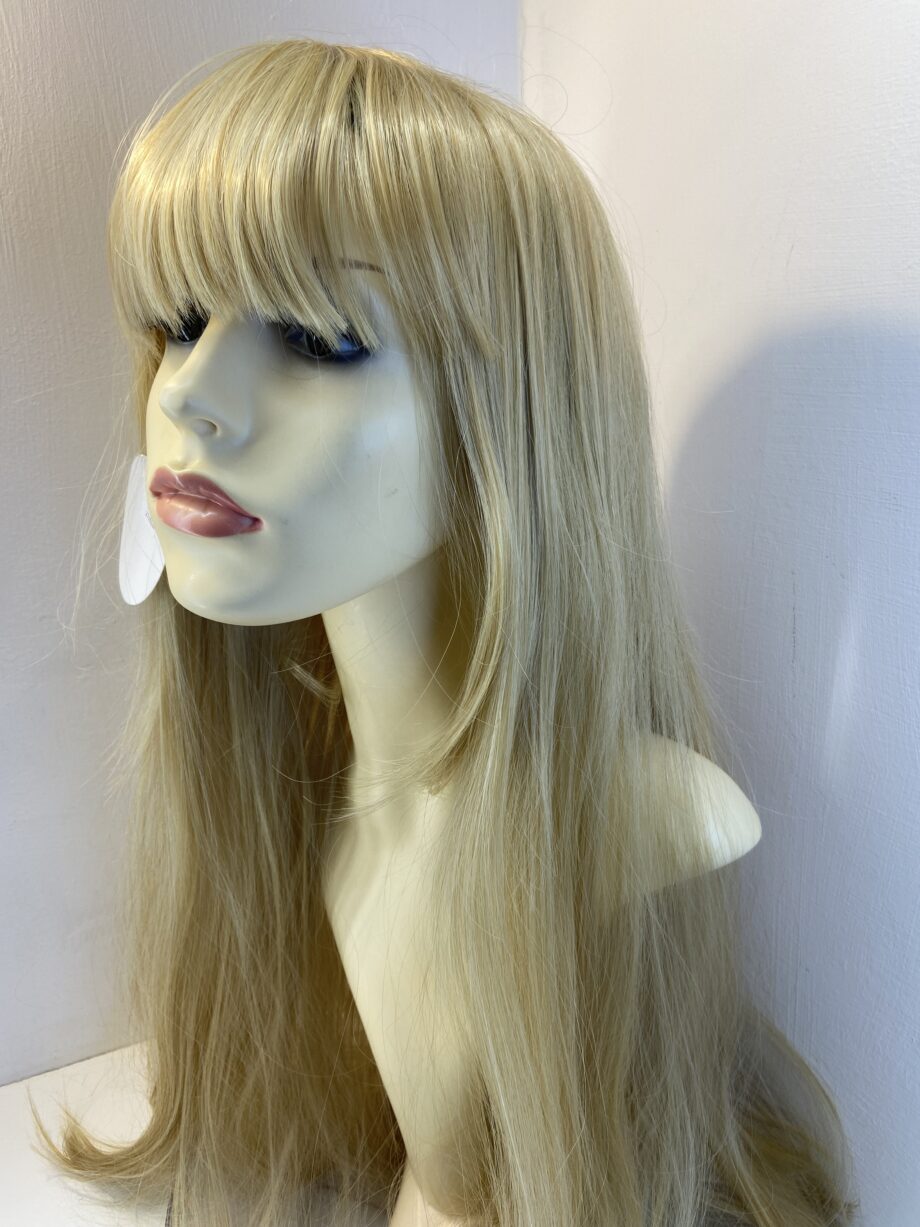 Long new blonde wig. Blls203