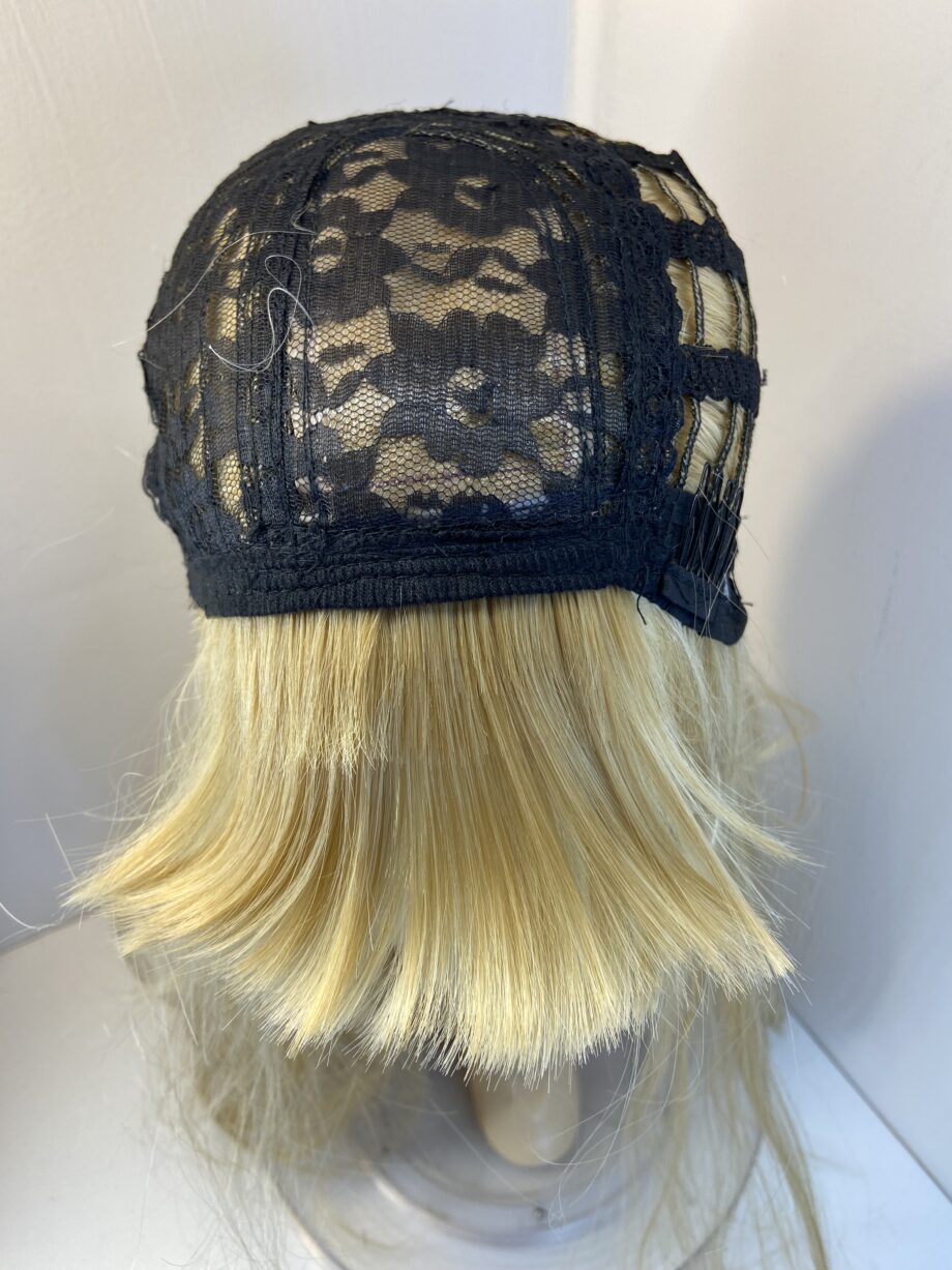 Long new blonde wig. Blls203