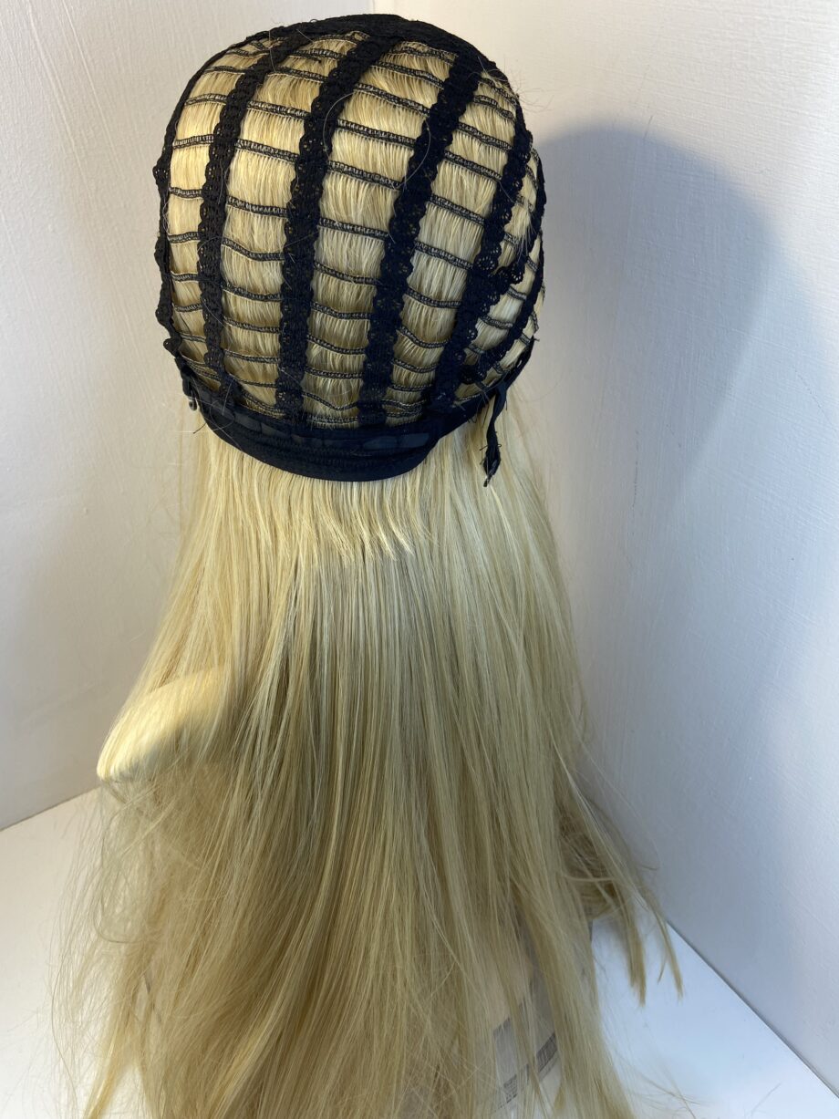 Long new blonde wig. Blls203
