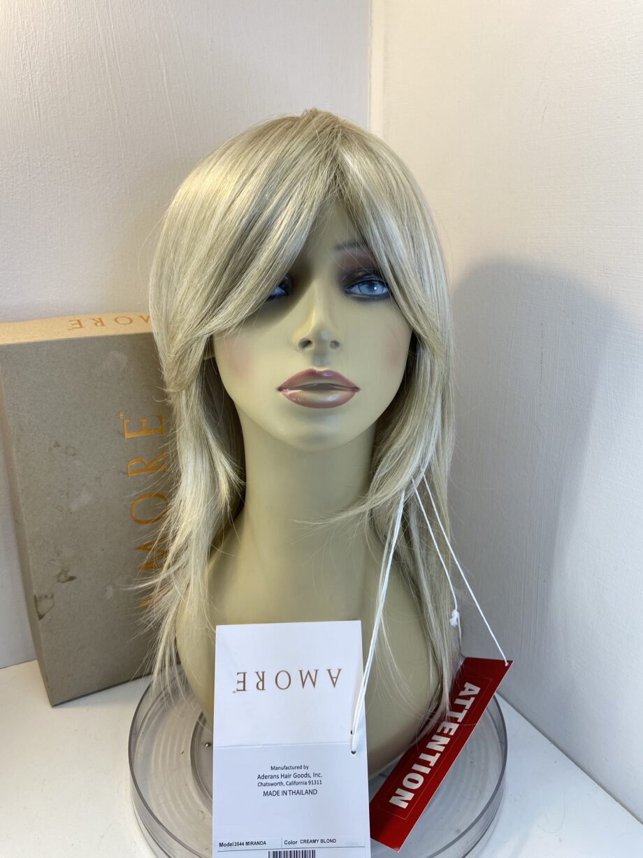 New creamy blonde long wig. Bbllw808
