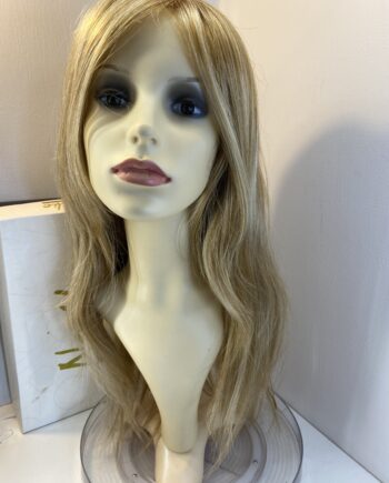 New honey blonde highlighted long wig. Blls809