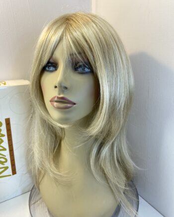 Creamy blonde long wig.  Bblls810
