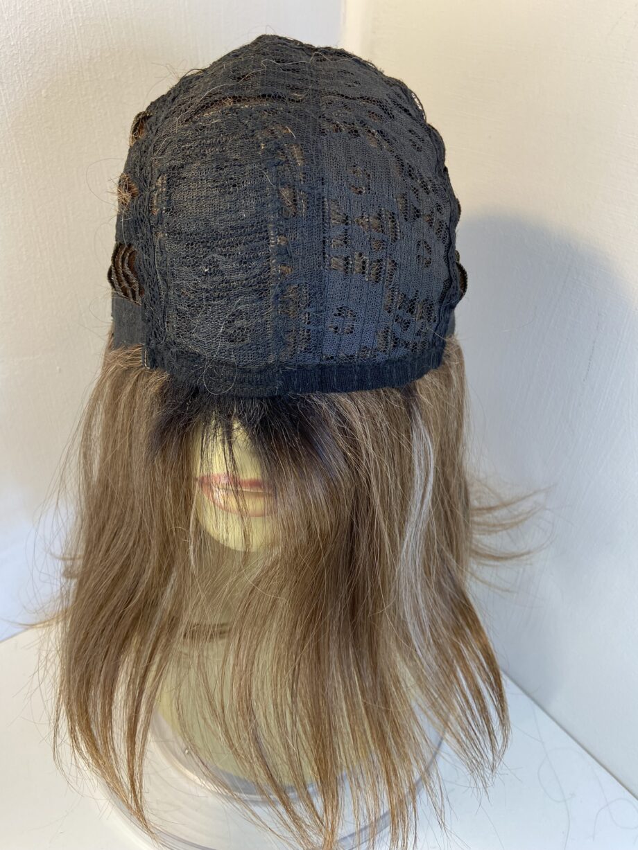 Long brown wig. Brlw864