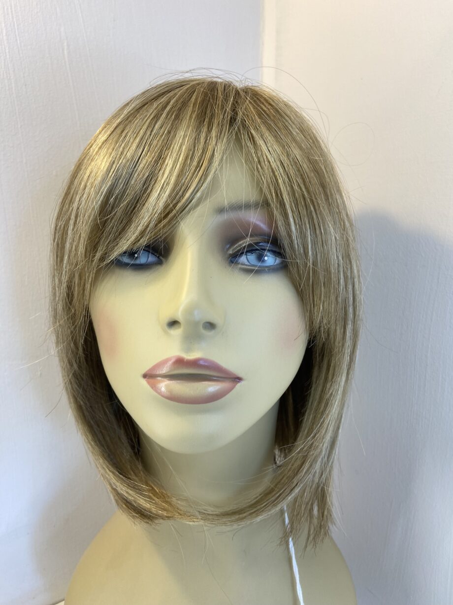 New blonde sentoo wig. Blms865