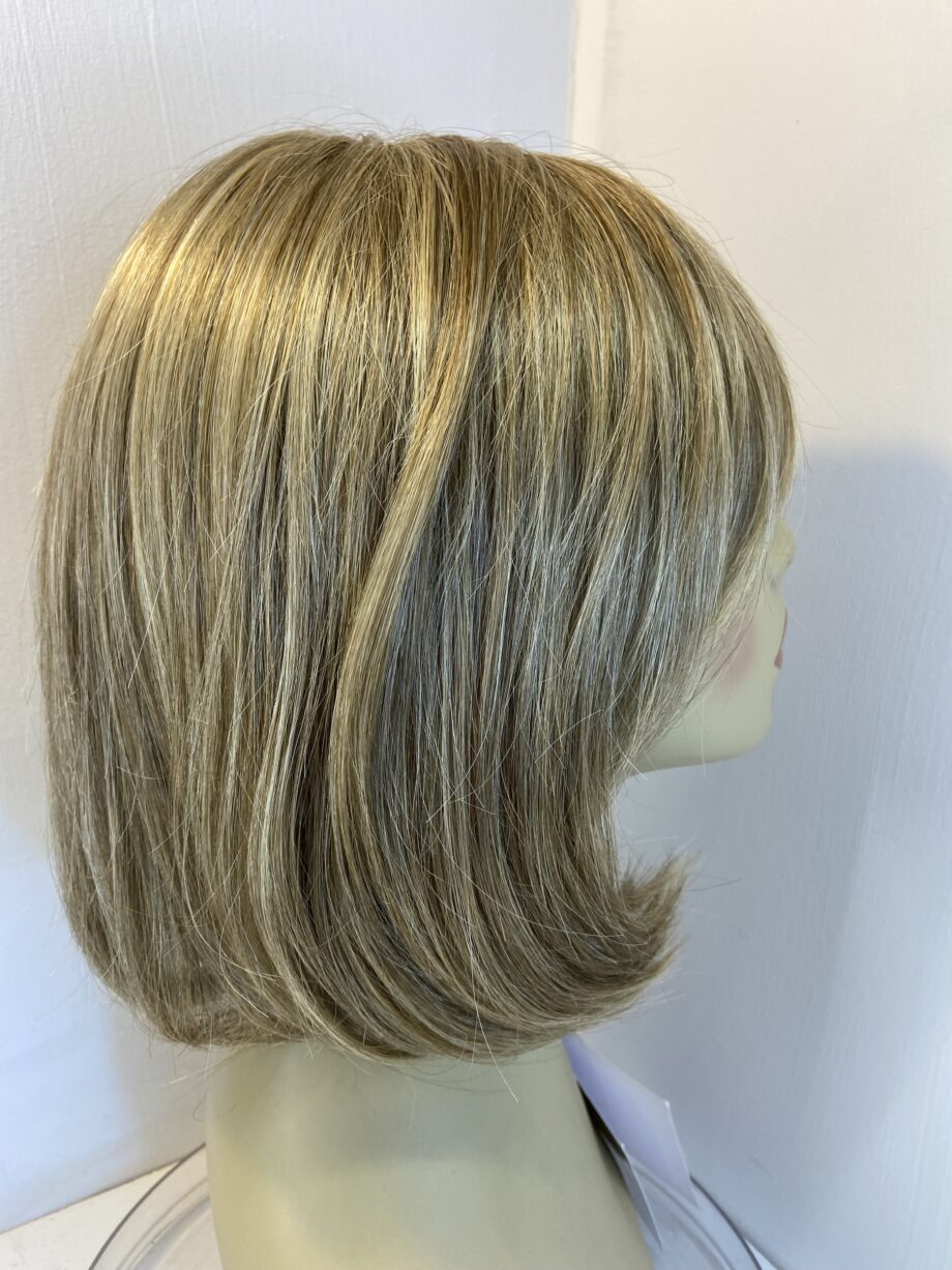 New blonde sentoo wig. Blms865