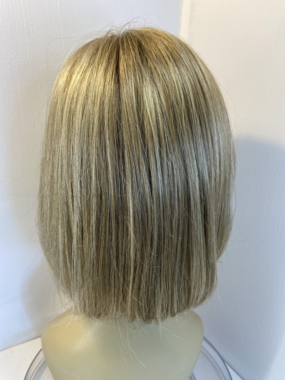 New blonde sentoo wig. Blms865