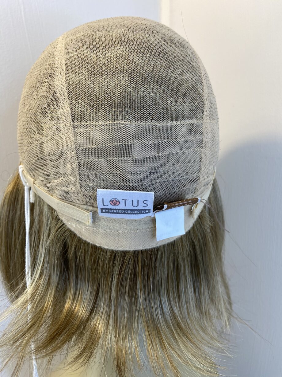 New blonde sentoo wig. Blms865